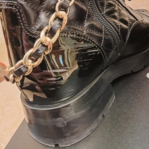 Chanel Boots Women's 38 8 Interlocking CC Logo Combat Boots Calfskin Leather - Picture 6 of 12